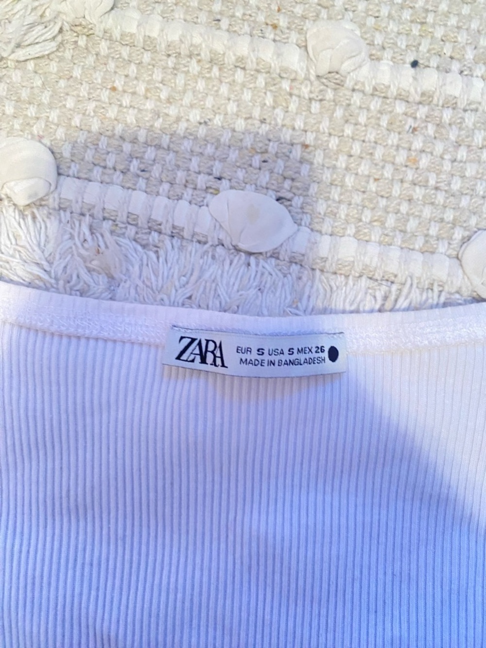 Zara White Ribbed V-Neck Cropped Top - Picture 2 of 2